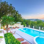 Villa In