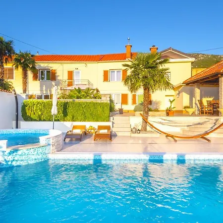 In Villa *