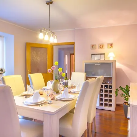 Villa In Grizane-Belgrad