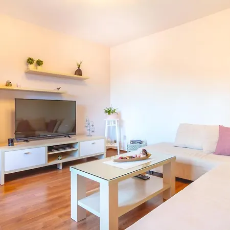 Villa In Grizane-Belgrad